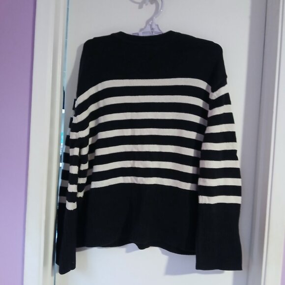 GAP Women's  Boxy Black and White Striped Sweater  SZ S - Picture 7 of 10